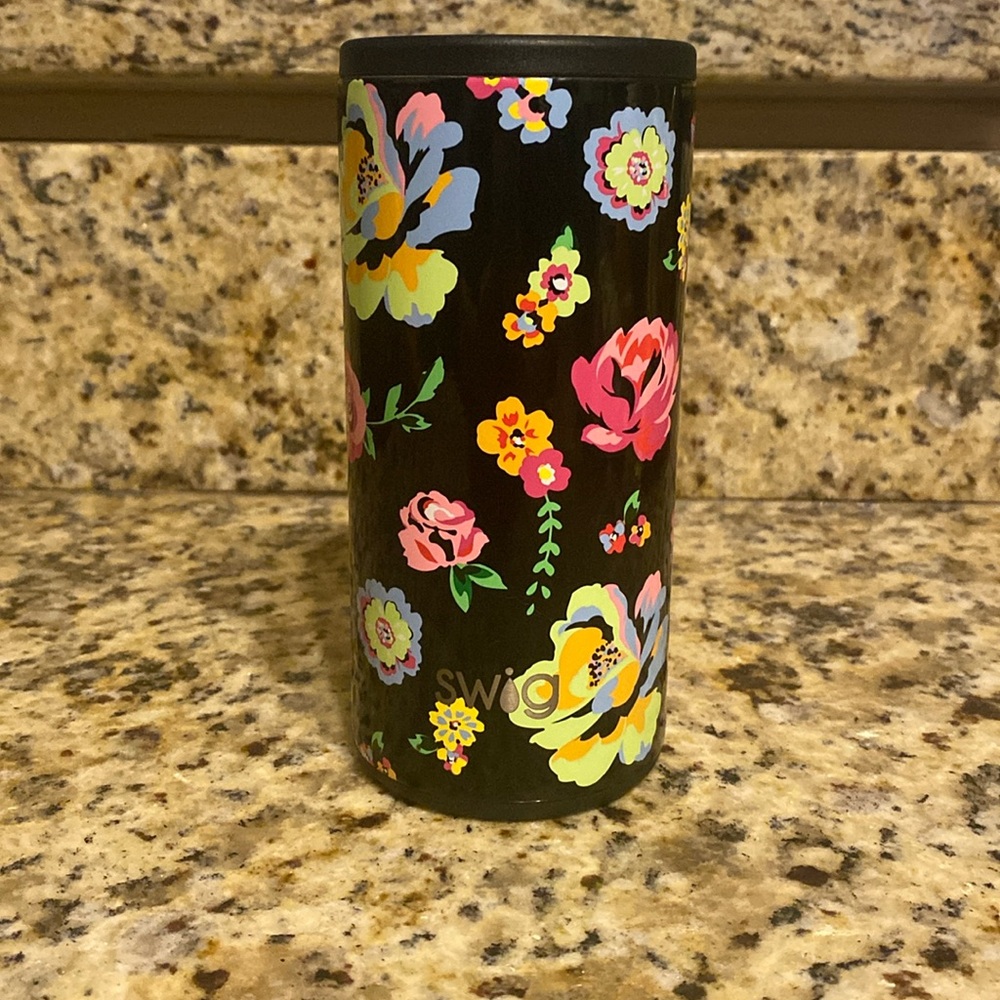 Swig Life Cups skinny can cooler